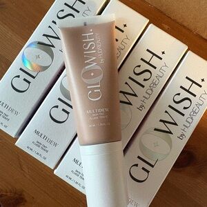 HUDA BEAUTY Glowish Mutidew Skin Tint - 4 pieces - Tan Light